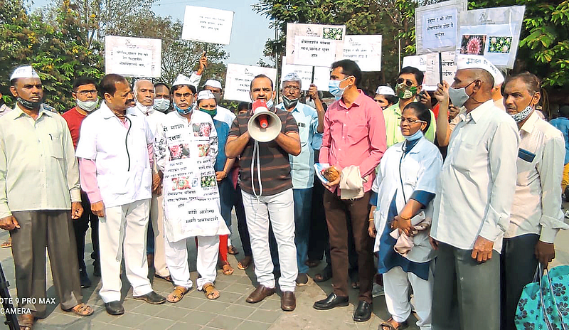 सांगवीतील मजूरअड्ड्यावर
ओमिक्रॉनबाबत जनजागृती