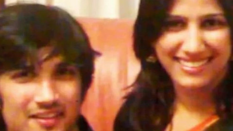 Sushant Singh Rajput with his sister Priyanka