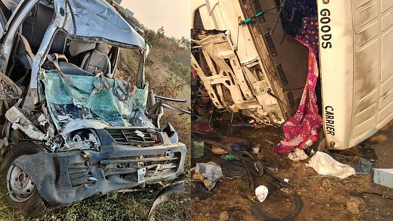 भीषण अपघात! कारवर कंटेनर उलटून २
प्राथमिक शिक्षक ठार, ४ जण गंभीर