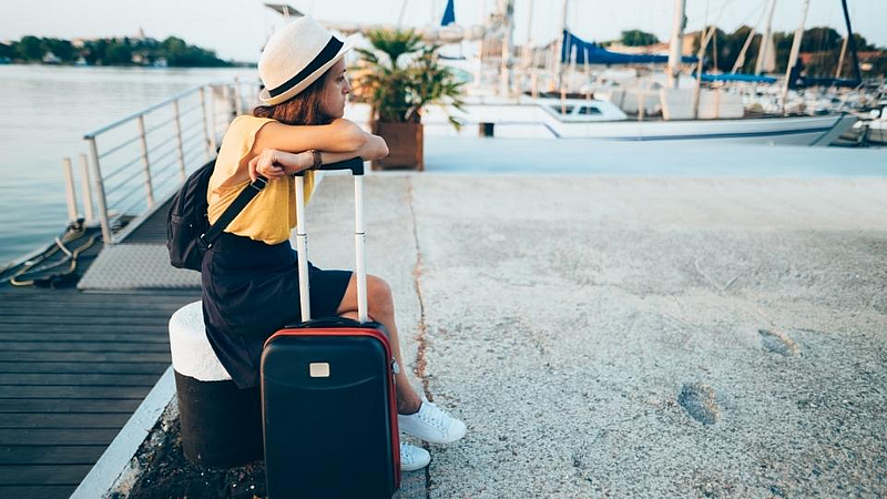 Solo Travel करताय? महिलांनी 'अशी' करावी बॅग पॅक