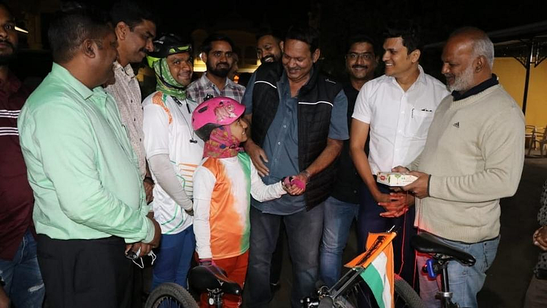 राहिलेला प्रवास 18 दिवस पूर्ण करण्याचा सायलीचा मानस आहे. 23 व्या दिवशी ती साताऱ्यात पोहचली, तेव्हा तिचं जंगी स्वागत करण्यात आलं.