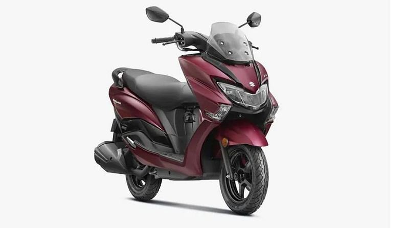 3. सुझुकी बर्गमन स्ट्रीट इलेक्ट्रिक (Suzuki Burgman Street Electric)- Suzuki Motorcycle India Private Limited (SMIPL) सुझुकी बर्गमन स्ट्रीट स्कूटरच्या इलेक्ट्रिक आवृत्तीची चाचणी करत आहे. आतापर्यंत, सुझुकी बर्गमन स्ट्रीट इलेक्ट्रिकच्या कार्यप्रदर्शन आणि वैशिष्ट्यांबद्दल कोणतेही तपशील उपलब्ध नाहीत, परंतु ही वैशिष्ट्यपूर्ण इलेक्ट्रिक स्कूटर असेल, ज्याचा वेग जवळपास 80 किमी प्रतितास असेल आणि 75 किमी पेक्षा जास्त असेल. ही स्कूटर 2022 च्या सुरुवातीला लॉन्च होण्याची शक्यता आहे.