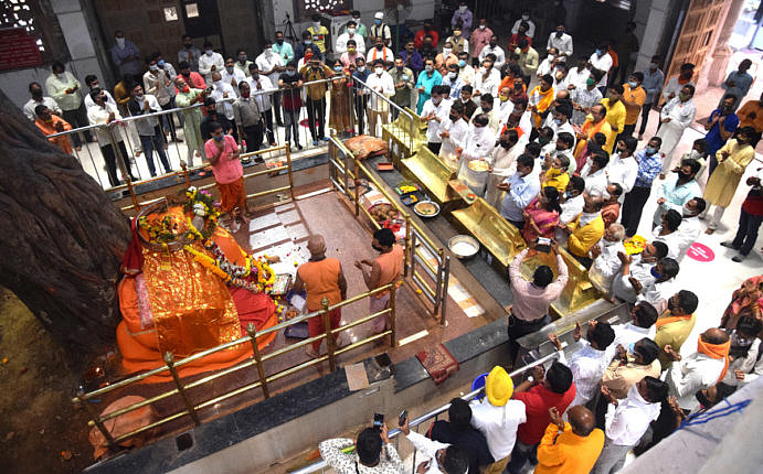 नागपूरात नवीन वर्षाच्या पहिल्याच दिवशी देवदर्शनासाठी रांगा