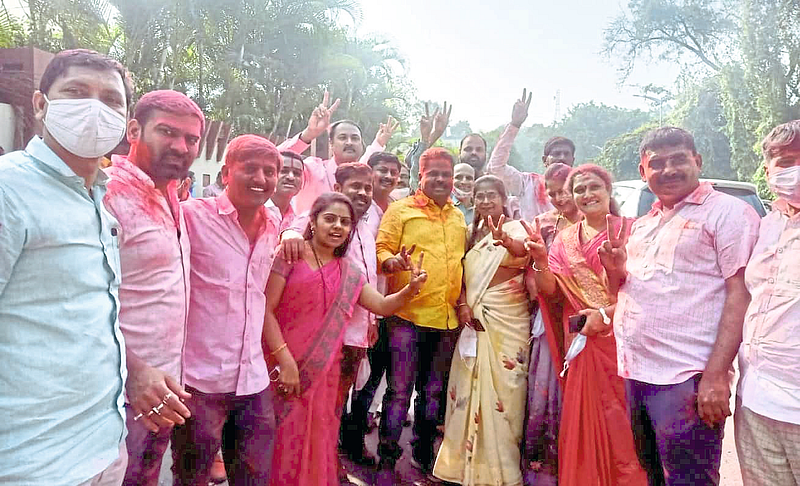 शिरूर-हवेलीत दोन्ही गटांकडून जल्लोष