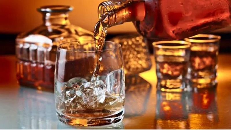 डिसेंबरमध्ये 'या' राज्यातील लोकांनी रिचवली 50 हजार लिटर दारू!