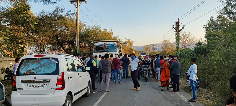 road accident in kirkitwadi