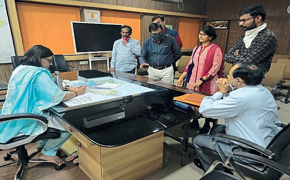 akola District Collector Neema Arora