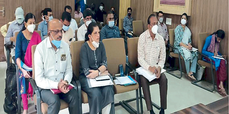 rural akola areas vaccination speed up District Collector orders