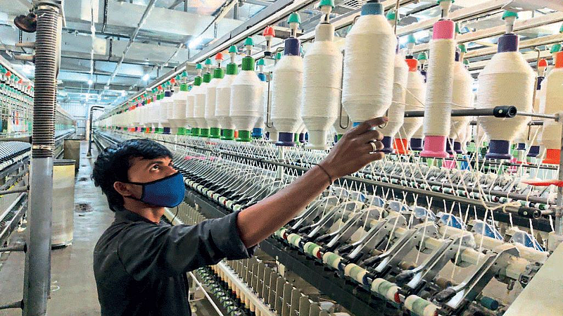Akola district Cotton to cloth process cycle accelerate CM job creation