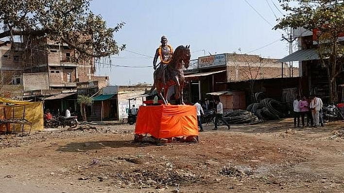 shivaji maharaj statue