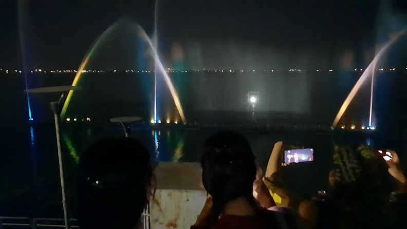 सुरुवातीच्या काळात हा तलाव सहा मैल लांब आणि तीन मैल रुंद होता, तेव्हा त्याची त्रिज्या १८ चौरस किलोमीटर होती. अतिक्रमणामुळे तो आता सात चौरस किलोमीटरपर्यंत कमी झाला आहे.