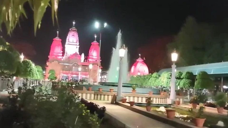 गोरखपूरच्या गोरक्षनाथ मंदिरात (Goraksanath Temple) आज विशेष व्यवस्था करण्यात आलीय.