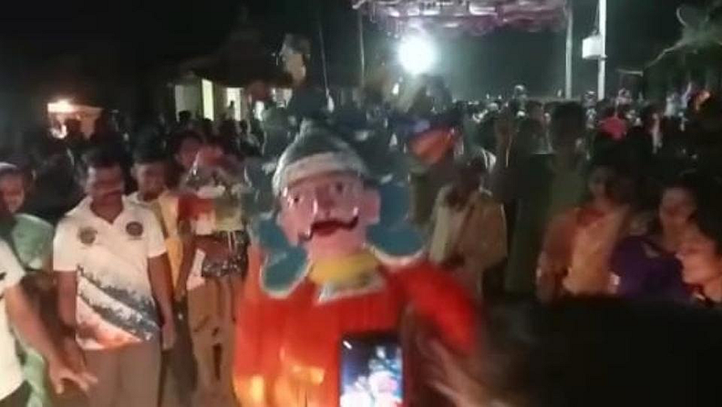 पारंपारिक नृत्यकला (तारपा, ढोलनाच, टपरीनाच, तुरनाच वगैरे) त्यांच्याकडे आहेत. तसेच अनेक बोली भाषाही आहेत. त्या संस्कृतीमधील बोहाडा पाहण्यासाठी वेहलपाडयाच्या तसेच तालुक्यातील पंचक्रोशीतील लोक रात्री 10 मैल दुरवरुन चालत हा मोठ्या संख्येने एकत्र झाले होते.