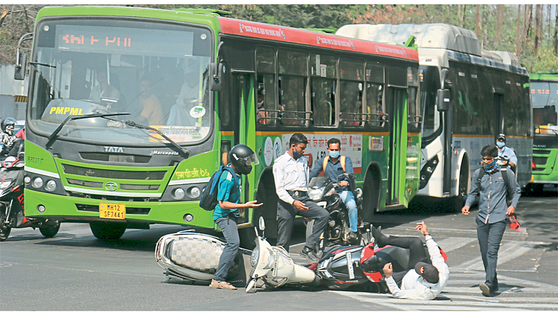 Pune University Chowk Accident