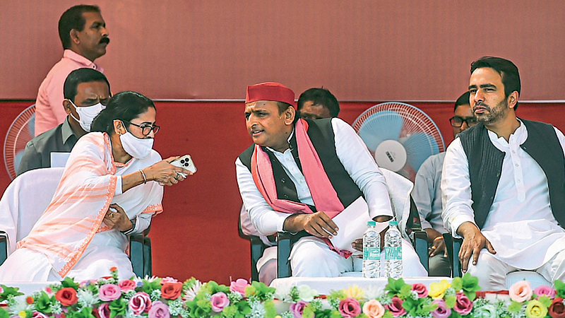 mamata banerjee and Akhilesh Yadav