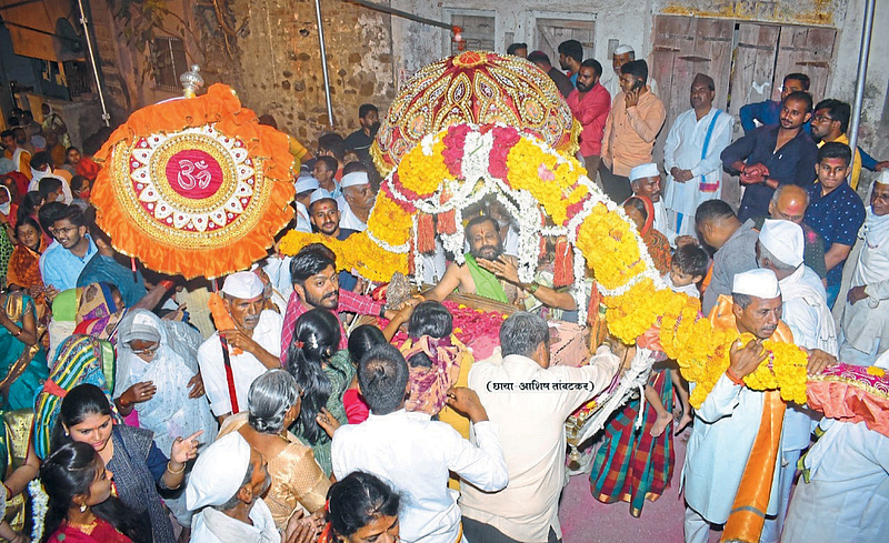 पैठणला नाथषष्ठीच्या तीनदिवसीय सोहळ्याची उत्साहात सांगता