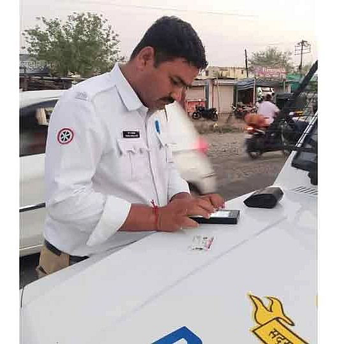 Cases will filed against e challan vehicle owners akola
