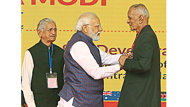 Dr S B Mujumdar
