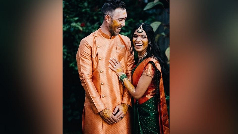 तामिळ पद्धतीने विवाह सोहळ्याची जोरदार तयारी करण्यात आली होती. विनीने हळदीचे काही फोटो आपल्या सोशल मीडियाच्या अकाउंटवरुन शेअर केले होते.