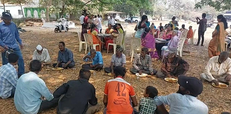 Vijay Patil organizing party for beggars