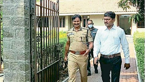 ips krishna prakash meet sharad pawar police officer transfer issue pimpri