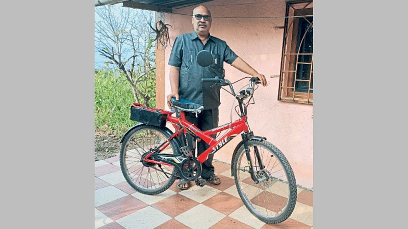 सातारा : शिक्षकाने बनवली इलेक्ट्रॉनिक सायकल