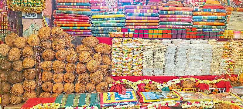 turnover of 30000 coconuts per day in chaitrotsav nashik news