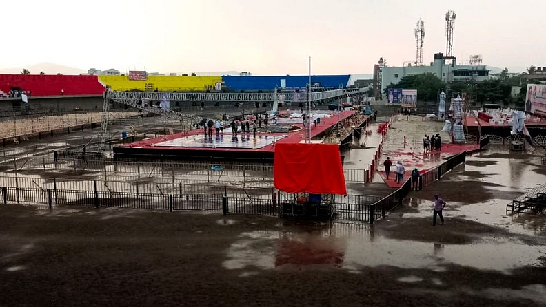 वादळी पावसामुळं आज संध्याकाळी होणाऱ्या महाराष्ट्र केसरी स्पर्धा पुढील सूचना मिळेपर्यंत स्थगित करण्यात आल्या आहेत. कुस्तीगीर परिषदेचे सरचिटणीस बाळासाहेब लांडगे यांनी ही माहिती दिलीय.