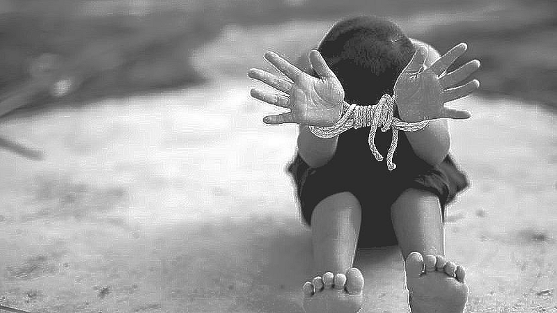 crime update akola filed crime against four sell daughter in eighty thousand