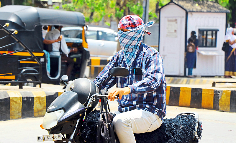 Nashik residents tired of brunt of the heat due to rising temperature Nashik News