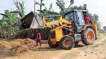 Akola Murtijapur gyran land encroachments bulldozer