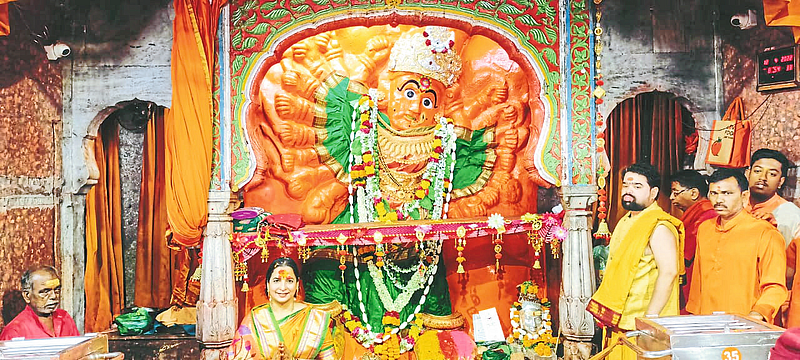 Devotees flock to Saptashrungi Temple due to Chaitrotsava Nashik News