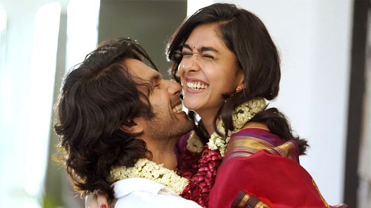 'Jersey' actors-Shahid Kapoor & Mrunal Thakur