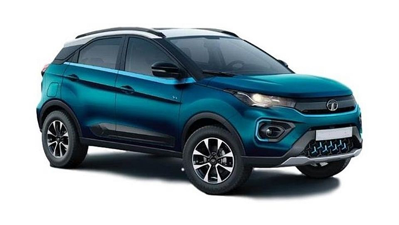 Tata Nexon EV
Tata Motors 20 एप्रिल 2022 रोजी अपडेटेड Nexon EV सादर करेल. या इलेक्ट्रिक कारच्या पॉवरट्रेनमध्ये एक मोठे अपडेट असेल. 2022 Tata Nexon EV मोठ्या 40kWh बॅटरी पॅकसह येईल, जो सुमारे 400km ची रेंज देईल असा दावा केला जातो. इलेक्ट्रिक SUV 30.2kWh बॅटरी पॅकसह येते जी एका चार्जवर 312km ची रेंज देआळ असा दावा केला जात आहे.