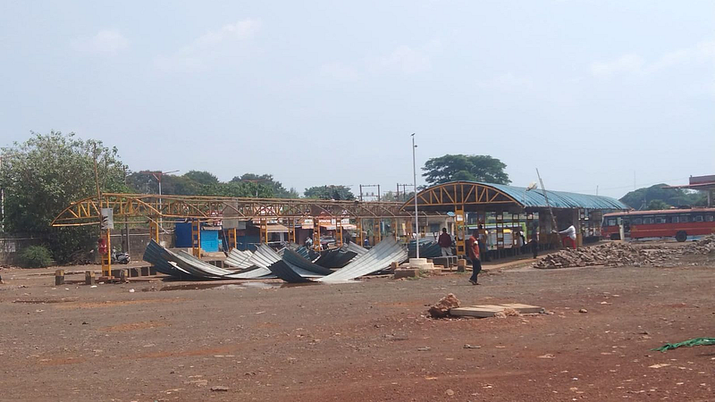 Belgaum old temporary sheds central bus stand premises demolished Renovation