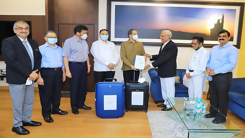 Chandiwal Commission Report Handover To CM Uddhav Thackeray