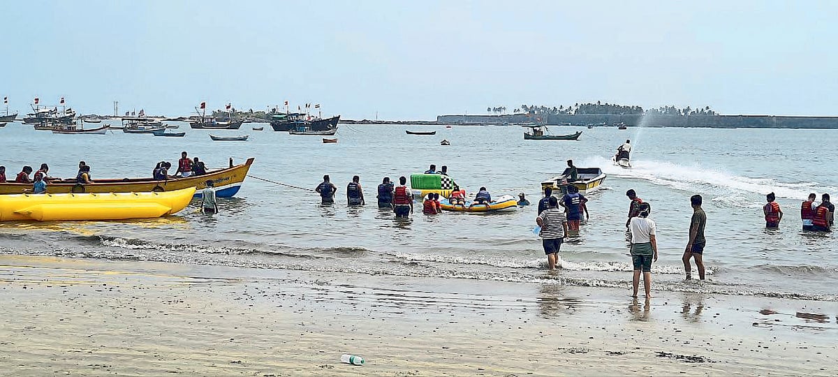 सुट्यांमुळे मालवण हाउसफुल्ल 