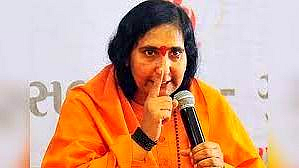hindus should give birth to 4 children controversial statement of sadhvi ritambhar Kanpur