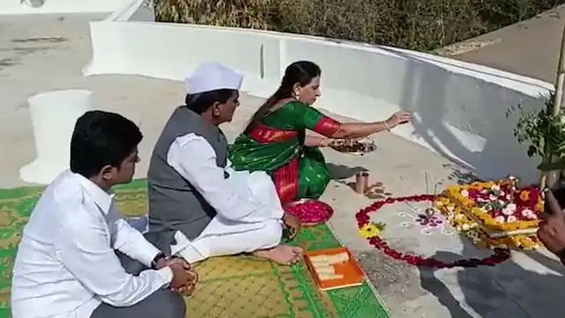 केंद्रीय राज्यमंत्री रावसाहेब दानवे (Raosaheb Danve) यांनी जालन्यात सहकुटुंब गुढीपाडवा साजरा केला.