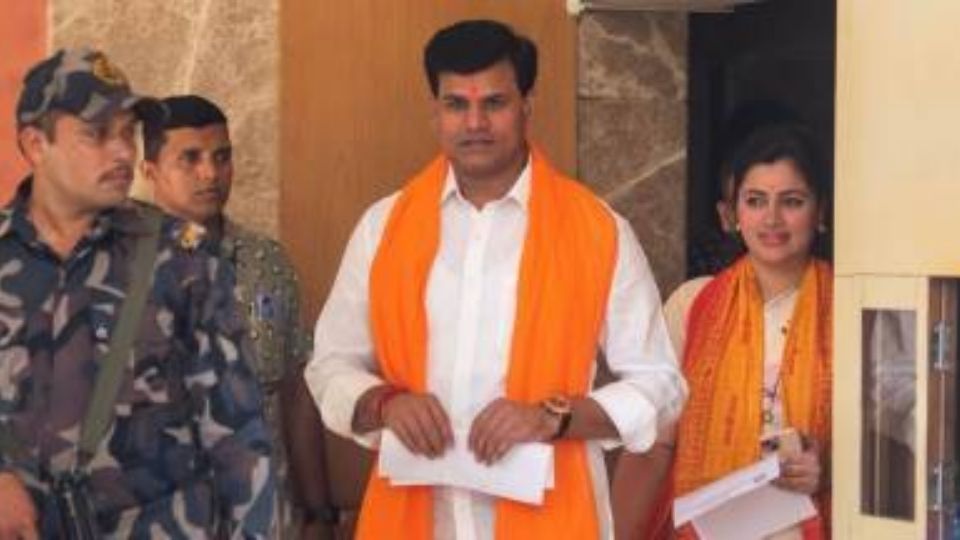 ज्या कारणामुळे त्यांना अटक झाली, ती कृती ते परत करू शकत नाहीत.