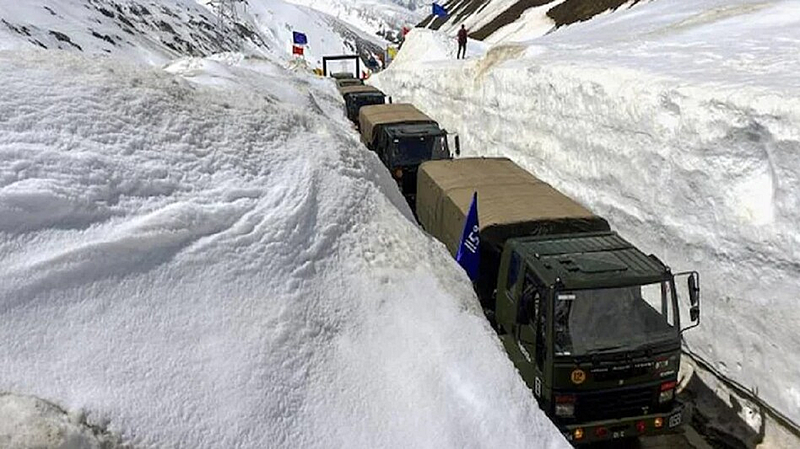 The bus carrying 26 soldiers fell into the river and 7 young men killed