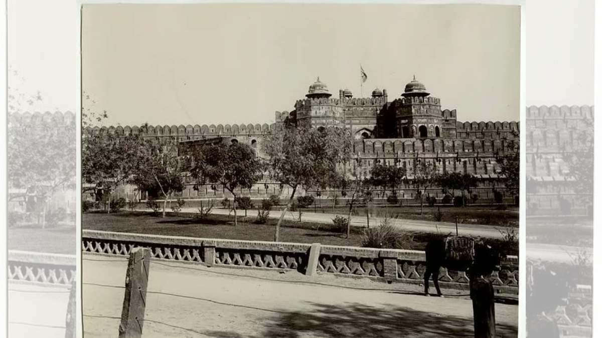 1920 मध्ये 'आग्रा किल्ला' असा दिसत असे