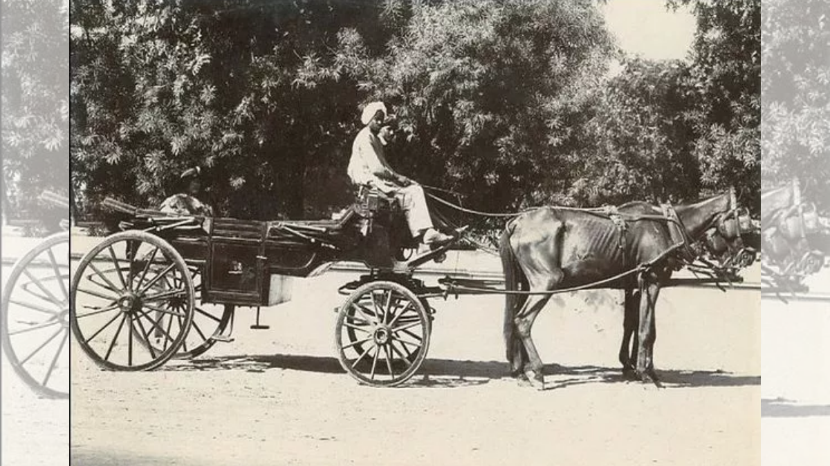 1920 मध्ये आग्रा येथे असलेली 'घोडा गाडी'