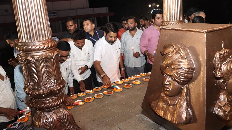 त्यानिमित्त कोल्हापूरमध्ये लोकराजा राजर्षी छत्रपती शाहू महाराज (Lokraja Rajarshi Chhatrapati Shahu Maharaj) कृतज्ञता पर्वाचं (Smriti Centenary Year) आयोजन करण्यात आलंय.