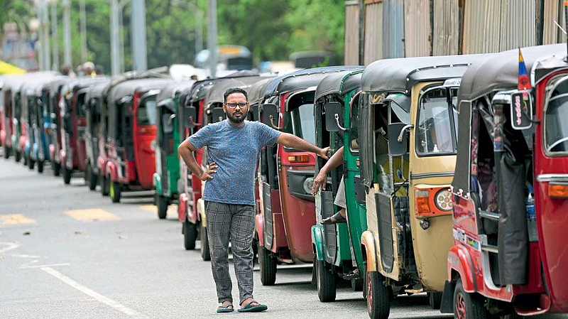 nationwide curfew was lifted for 12 hours Movements of new government Prime Minister Wickremesinghe