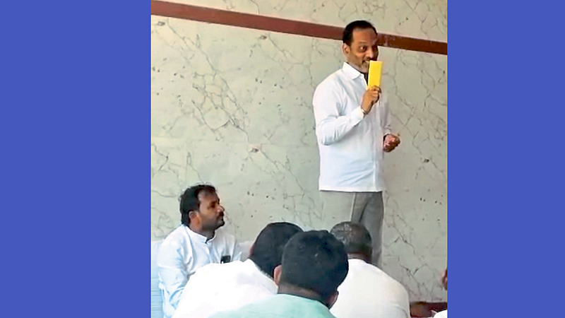 देशमुखवाडी विकास सेवा सोसायटीच्या निवडणूक प्रचार बैठकीत