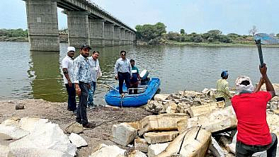 Nanded Godavari river Action against illegal sand mining