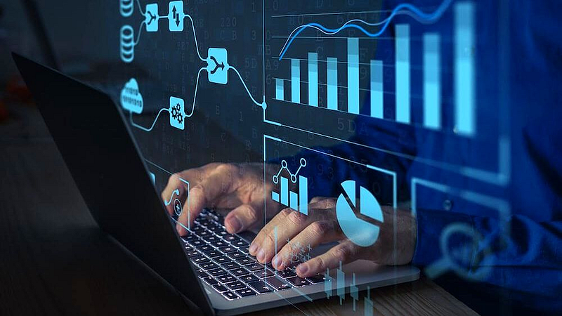 crime news mumbai selling confidential information