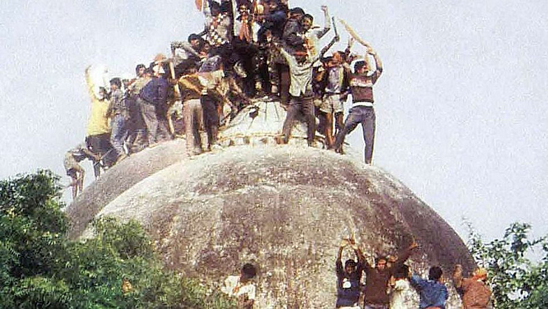 त्यानंतर नरेंद्र मोदी सरकार सत्तारूढ झाल्यावर सर्वोच्च न्यायालयाने त्या अपिलाचा निकाल देताना, अडवाणी प्रभृतींवर गुन्हेगारी स्वरूपाचा कट रचल्याचा आरोप ठेवण्यास परवानगी दिली आणि अखेर शेवटच्या टप्प्यातील अंतिम सुनावणी सुरू झाली होती.