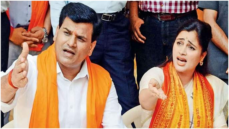 मुख्यमंत्री उद्धव ठाकरे यांच्या मातोश्री निवासस्थानाबाहेर हनुमान चालीसा म्हणण्याची घोषणा राणा दाम्पत्यानं पत्रकार परिषदेद्वारे केली होती. (फोटो - ट्वीटर)